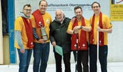 Das Siegerteam «Willemstad Curaçao» mit (von links) Thomas Bigger, Michael Strickler, Simon Anderhalden und Stefan Strickler. In der Mitte Turnierleiter Stefan Litscher. (Bild: PD)