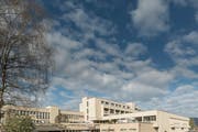 Vor rund einem Jahr haben 15 Fachärzte von der Hirslanden-Klinik am Rosenberg (Bild) an die Berit-Klinik in Speicher gewechselt. (Bild: Hanspeter Schiess)