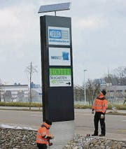 Der erste Solar-Pylon steht auf dem Gelände der Otto Keller AG. (Bild: pd)