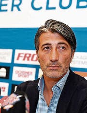 Murat Yakins erster Medienauftritt als GC-Trainer. (Bild: KEY)