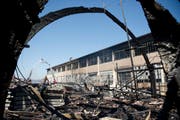 Nach dem Brand auf dem Saurer-Areal ist die Brandursach immer noch unklar. (Bild: Urs Bucher)