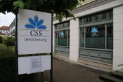 Kunden in der CSS-Filiale müssen sich vor dem Betreten des Gebäudes identifizieren. (Bild: egr)