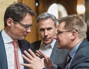 Taktisches Manöver: Die SVP um Nationalrat Toni Brunner (rechts) will die Reform der Altersvorsorge aufteilen. (Bild: Alessandro della Valle/KEY)