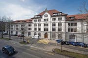 Das Zeughaus an der St. Galler Kreuzbleiche wird noch immer von Militär und Zivilschutz genutzt. (Bild: Michel Canonica)
