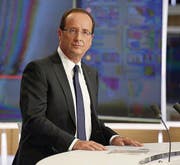 Auftritt im Fernsehen: François Hollande hat sein Reformprogramm bekanntgegeben. (Bild: ap/Kenzo Tribouillard)