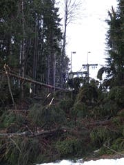 Rollen und Zugseil des Skilifts Trogen wurden arg in Mitleidenschaft gezogen. (Bild: pd)