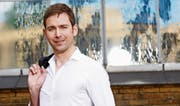 Kurz vor dem Start des neuen Soloprogramms «Mondjammern»: der Sänger und Pianist David Lang. (Bild: PD)