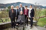 Einstehen zur Neujahrsmedienkonferenz: Der Thurgauer CVP-Präsident Paul Rutishauser, Ständerätin Brigitte Häberli, Nationalrat Christian Lohr (vorne), Fraktionspräsident Ulrich Müller, Margrit Bösiger (Leiterin der Geschäftsstelle) und Regierungsrätin Carmen Haag. (Bild: Reto Martin)