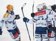 Die ZSC gehen in der Serie gegen Zug in Führung. (Bild: Urs Flüeler/KEY)