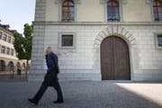 An der Berufungsverhandlung am Kantonsgericht St.Gallen räumte der Beschuldigte ein, eifersüchtig gewesen zu sein. (Bild: Ralph Ribi)