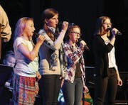 Wer es durchs lagerinterne «Casting» geschafft hat, darf am Freitagabend auf der Bühne solo singen. (Bild: Linda Müntener)