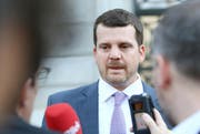 Der Thurgauer SVP-Politiker Hermann Lei vor den Medien. (Bild: Archiv/Keystone)