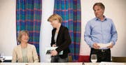 Vereint gegen die Expo in der Ostschweiz: Lisa Leisi (EDU), Esther Friedli (SVP, Mitte) und Andreas Graf (Parteifrei SG) nach der Medienkonferenz in St. Gallen. (Bild: ky/Gian Ehrenzeller)
