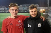 Freundschaftliches Unentschieden im Bruder-Duell: Der um gut sechs Jahre jüngere Nils (links) und Nick von Niederhäusern. (Bild: Simon Dudle)