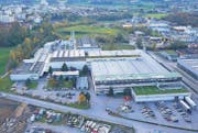Im Werk der Amcor Flexibles Rorschach AG auf dem Rietli-Areal in Goldach werden Aluminiumfolien veredelt. (Bild: pd)