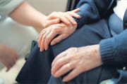 Viele Alters- und Pflegeheime sehen sich im Umgang mit der Sterbehilfe im Dilemma. (Bild: ky/Gaetan Bally)