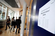 Die Kantischüler sollen weiterhin mündliche Prüfungen absolvieren finden die Sekundarlehrer. (Bild: NANA DO CARMO)