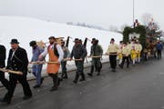 Die Herisauer Blochmannschaft am Montagvormittag in Schönengrund. (Bild: Patrik Kobler)