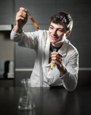 Luca Schmutz wendet sein theoretisches Wissen gerne in der Praxis an. (Bild: Benjamin Manser)