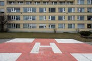 Die Erneuerung und Erweiterung des Spitals Altstätten verzögert sich. Bereits gegen den Gestaltungsplan gingen mehrere Einsprachen ein. (Bild: Luca Linder/Archivbild)