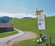 Vom Parkplatz Osterbüel oberhalb der Schönau in Urnäsch dauert der Aufstieg zum Hochhamm 20 bis 30 Minuten.