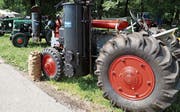 Traktoren mit Holzvergaser stammen aus der Zeit des Zweiten Weltkrieges. (Bild: PD)