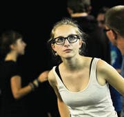 Sie spielen Stimmungen: Jugendliche kommen an der Theaterwerkstatt im Vorstadttheater aus sich heraus. (Bild: Donato Caspari)