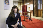Im Schlofftheater in Rorschach ist Ajete Maliqi mit ihrer Gruppe seit vier Monaten für das Theaterprojekt «Welt in Rorschach» am Proben. (Bild: Livio Frey)