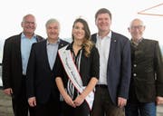 Sie blicken zuversichtlich in die Zukunft, von links: FDP-Bezirkspräsident Harry Stehrenberger, Münchwiler Gemeindepräsident Guido Grütter, Apfelkönigin Marion Weibel, Nationalrat Hansjörg Brunner und Kantonsrat Bruno Lüscher. (Bild: Christof Lampart)