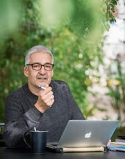 Der Schriftsteller Daniel Badraun hat einen Thurgauer Olma-Krimi geschrieben. (Bild: Reto Martin)