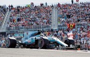 Zum vierten Mal in Folge sicherte sich Mercedes mit Fahrer Lewis Hamilton den WM-Titel der Konstrukteure. (Bild: Eric Gay/AP)