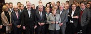 «Bei allem Respekt für die FDP» bedaure sie den Abbruch der Sondierungsgespräche durch die Liberalen, sagte Bundeskanzlerin Angela Merkel in der Nacht auf gestern in einer Erklärung der Unionsparteien. (Bild: Bernd von Jutrczenka/Keystone (Berlin, 20. November 2017))