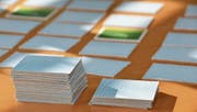 Es macht wohl jeden etwas unruhig, wenn beim Memory-Spiel der eigene Stapel kleiner ist als der des Mitspielers. (Bild: Monika von der Linden)