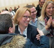 Claudia Martin lässt sich im Fürstenlandsaal von politischen Weggefährten feiern. (Bild: Ralph Ribi)
