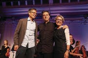 Gross ist die Freude über die Anerkennung. Die Preisträger Urs Laib, Gabriel Estarellas Pascual und Monika Laib. (Bild: Barbara Hettich)