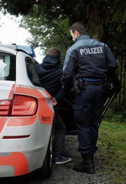 St.Galler Kantonspolizei: mehr auf Patrouille, weniger im Büro. (Bild: Gian Ehrenzeller/Keystone)