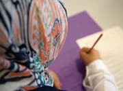 Weil er Kopftücher aus den Schulen verbannen wollte, musste der Erziehungsrat viel Kritik einstecken. (Bild: Georgios Kefalas/KEY)