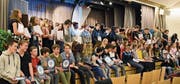 Medaillen und Diplome gab es für die gut 120 Jugendlichen des Kodex-Vereins Herisau und Umgebung, die ein Jahr lang auf Suchtmittel verzichtet haben. (Bild: MC)