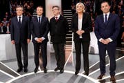 Illustre Runde: (v.l.) François Fillon, Emmanuel Macron, Jean-Luc Mélenchon, Marine Le Pen und Benoît Hamon. (Bild: PATRICK KOVARIK (AP AFP POOL))