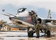 Russischer Kriegseinsatz in Syrien: Kampfjet vom Typ Sukhoi SU-25. (Bild: epa/Vadim Grishankin)