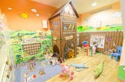 Im öffentlichen Teil der Jufa-Hotels wird ein Wellness- und Wassererlebnisbereich mit Spielbereich für die ganze Familie angeboten. Hier der Kinder-Wasser-Spielbereich im Jufa Hotel Annaberg. (Bild: PD)