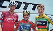 Ein seltenes Gruppenbild: Die Thurgauer Radprofis Reto Hollenstein, Michael Albasini und Stefan Küng (von links) an der ersten gemeinsamen Tour de Suisse. (Bild: Urs Huwyler)