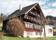 Das Ackerhus in Ebnat-Kappel mit dem letztes Jahr erstellten Anbau. (Bild: Sabine Schmid (20. November 2015))