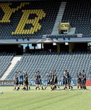 Die Young Boys bereiten sich im Stade de Suisse auf das Heimspiel gegen den ZSKA Moskau vor. (Bild: Urs Lindt/Freshfocus)