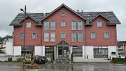Das Hotel Bären beim Bahnhof in Bazenheid. (Bild: Beat Lanzendorfer)