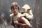 Luke Skywalker mit Yoda. (Bild: ap)