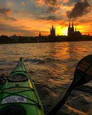 Vom frühen Morgen bis zum späten Abend paddelte Ruedi Gamper auf dem Rhein und erlebte dabei schönste Sonnenuntergänge. (Bild: zVg)
