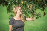 Sie ist sehr heimatverbunden: Die Apfelkönigin 2017 Angela Stocker.