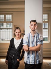 Künstlerin Birgit Widmer freut sich darüber, dass ihr Sohn Wassili Widmer den Mut hatte, Kunst zu studieren: «Von Stolz würde ich nicht sprechen. Er muss stolz auf seine Arbeit sein.» (Bild: Benjamin Manser)