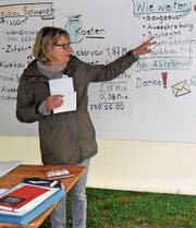 Gemeinderätin Beatrice Weiler erläutert die Reservoir-Vorlage. (Bild: Margrith Widmer)